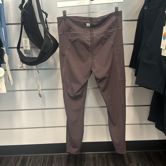 Vuori Stride Pocket Legging-Plum-NWT - Picture 2 of 6
